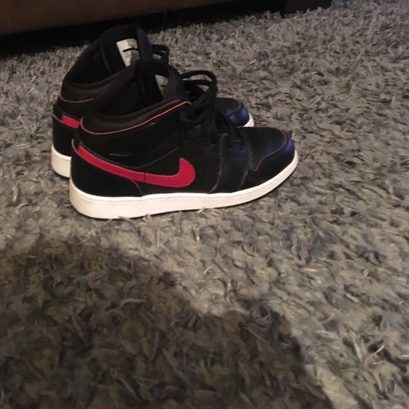 Cut in half: Air Jordan 1 Mid Review | RunRepeat Jordan 1