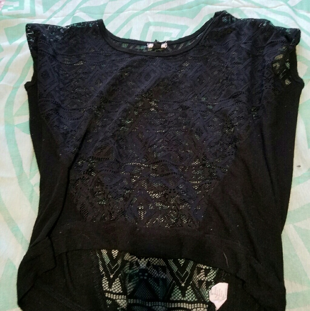 Short sleeve Aztec top