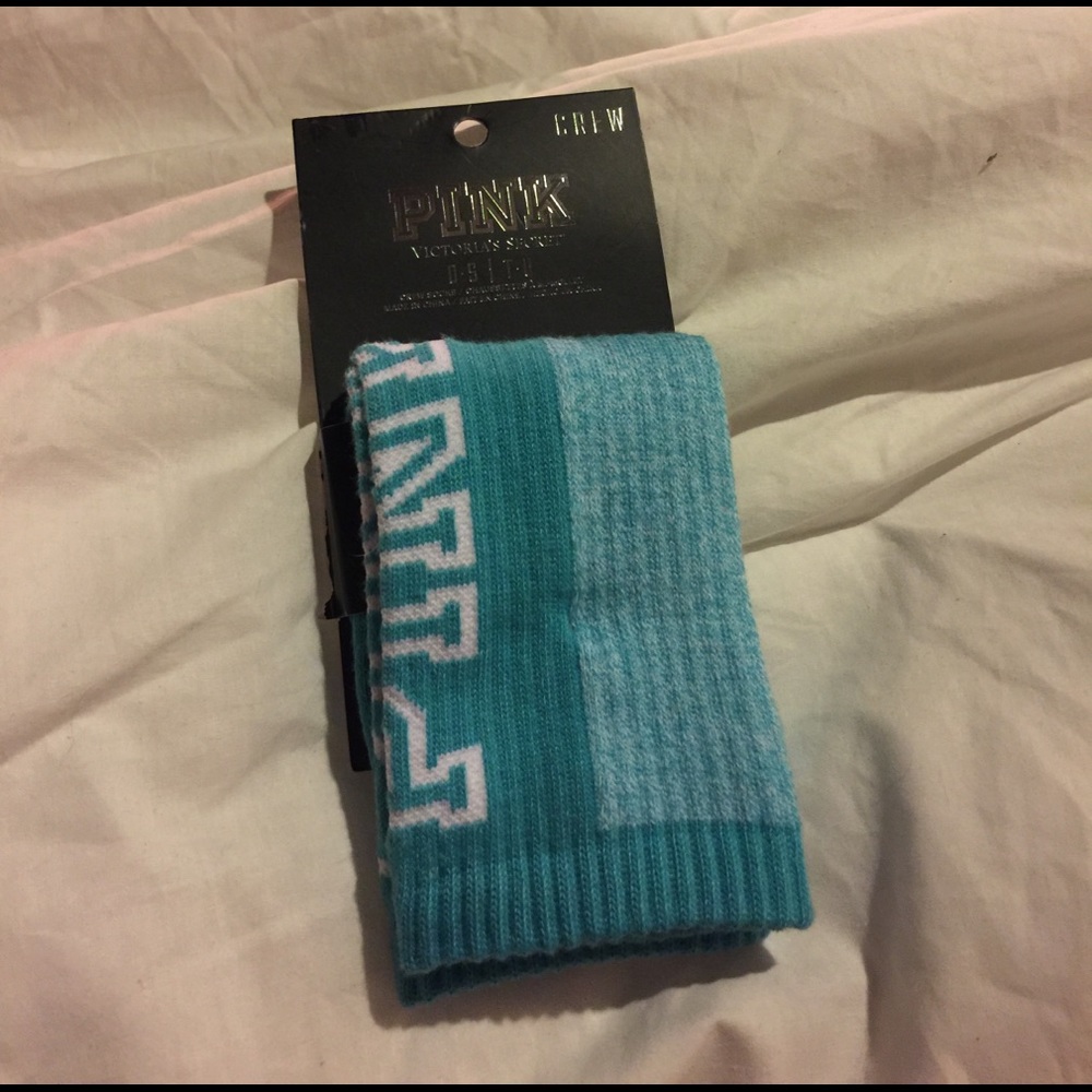VS Pink Crew socks