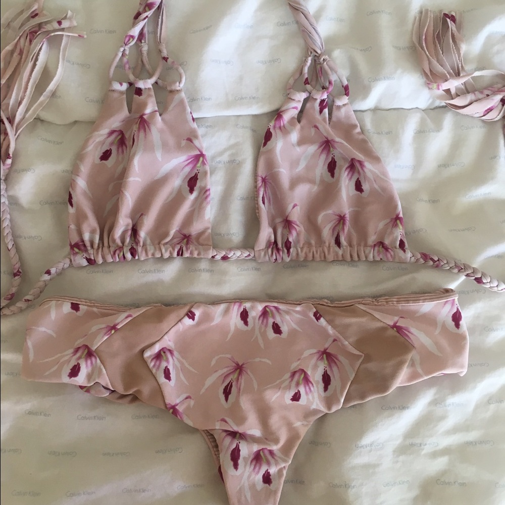 Acacia bikini island orchid