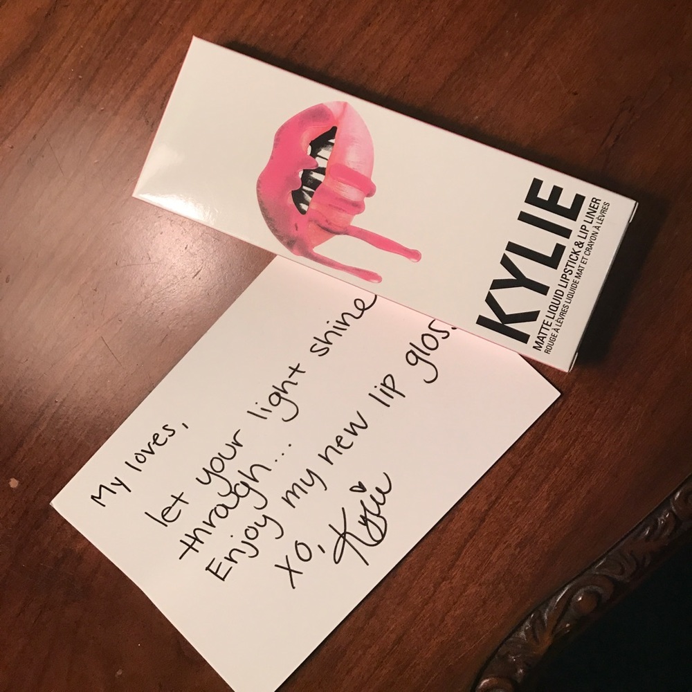 Kylie "Smile" Matte Lipkit