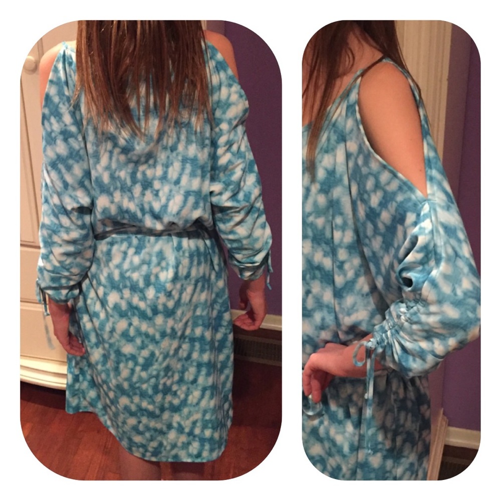 Michael Kors Peekaboo sleeve Cold Shoulder dress - Picture 2 of 4