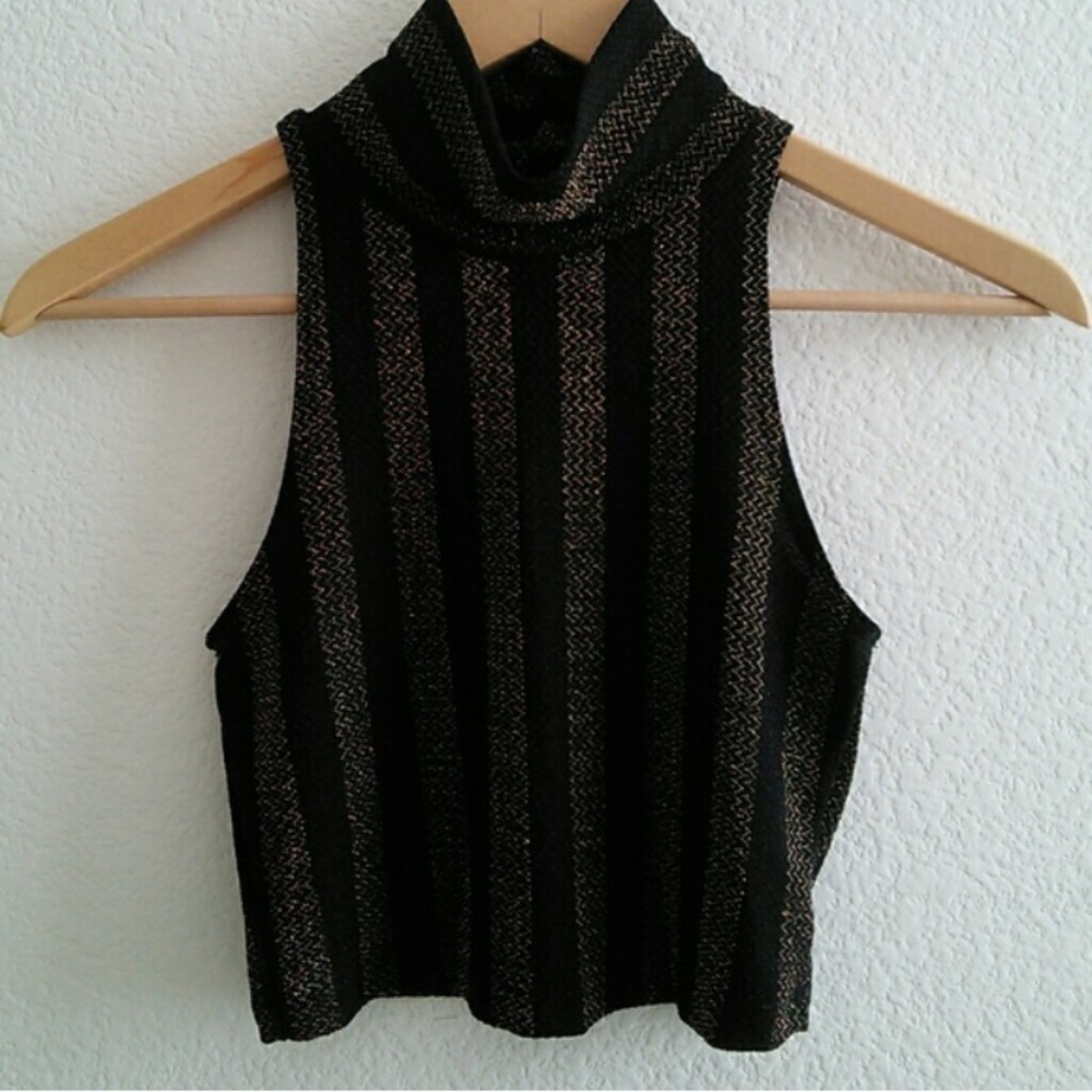 Love culture black and gold crop top