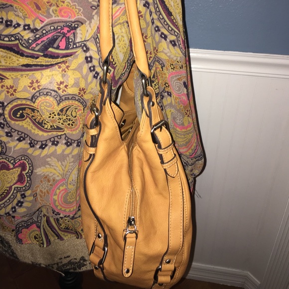 Gorgeous camel 🐫 purse - Picture 2 of 5