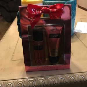 VS- sheer love fragrance lotion and mist