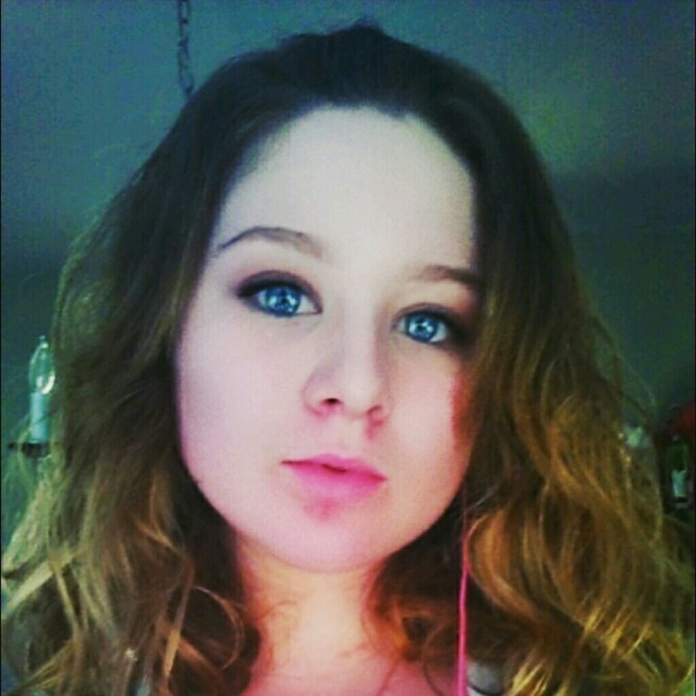 Meet your Posher, Adrianna