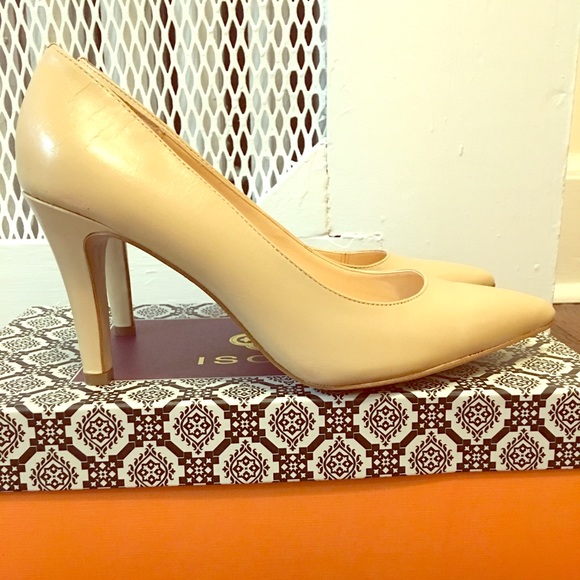 Isola "Jolie" Tan Pump Size 10 - Picture 1 of 3