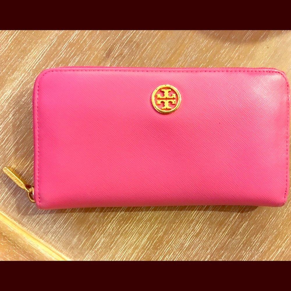 Pink Tory Burch Robinson Zipper Wallet
