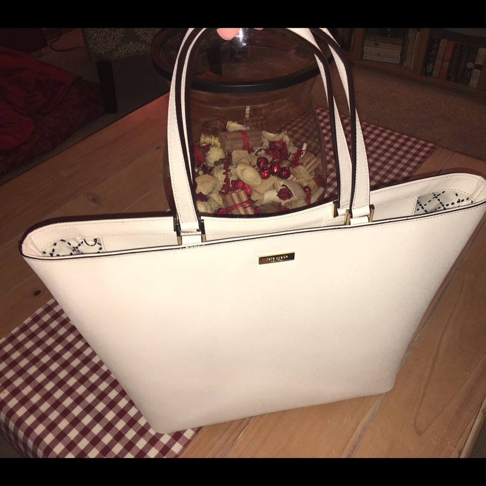 Kate Spade Cedar Street tote in winter