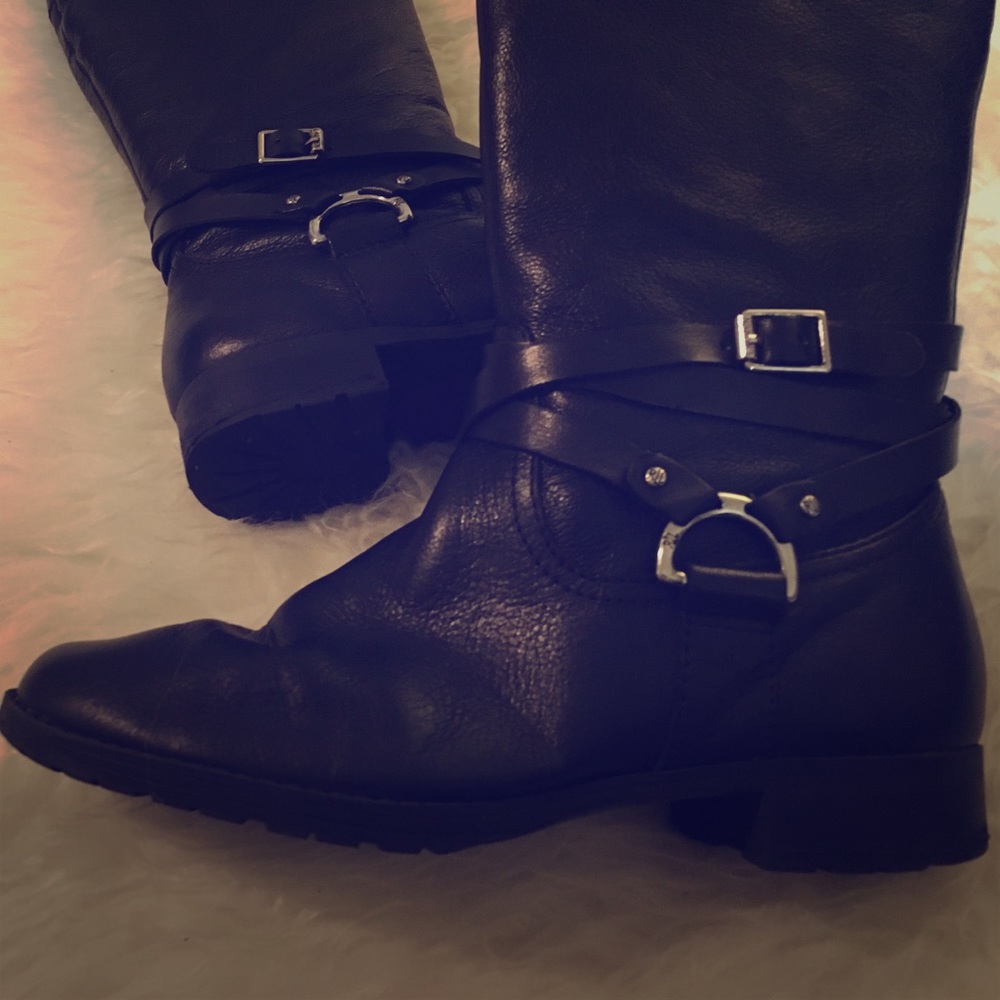 Boots - Picture 2 of 3