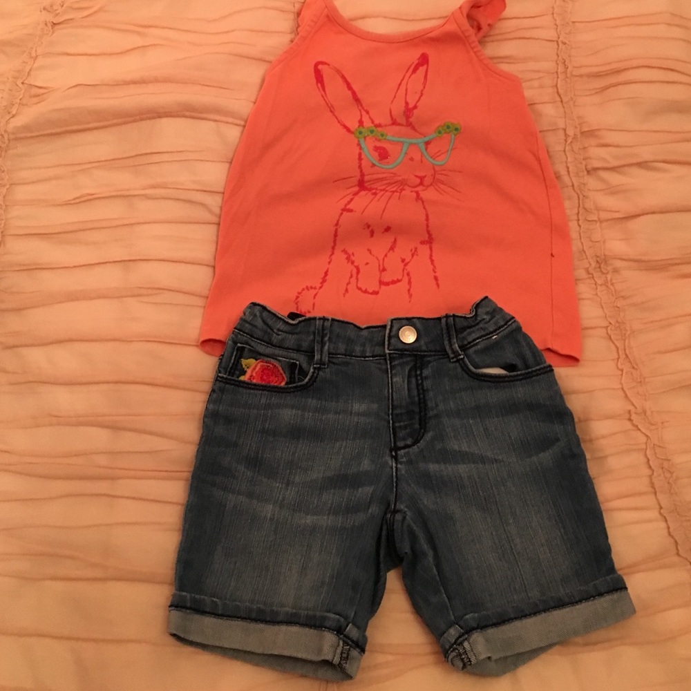 Set tee shirt and shorts