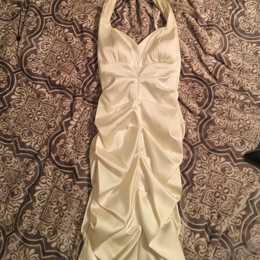 Cream Size 6 Dress