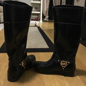 MK size 7 rain boots