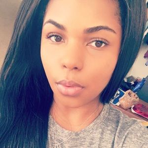 Meet your Posher, Leah