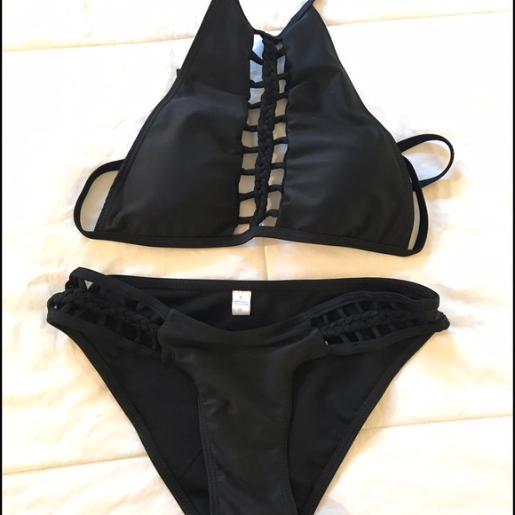 halter top // bikini - Picture 4 of 4