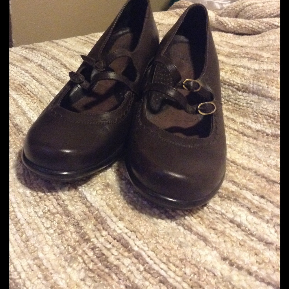 Dansko Heels w, Two Dainty Straps and Buckles 🍩💖