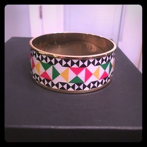 Pattern printed gold c wonder bangle
