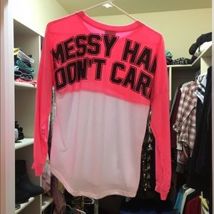 Messy hair don't care top