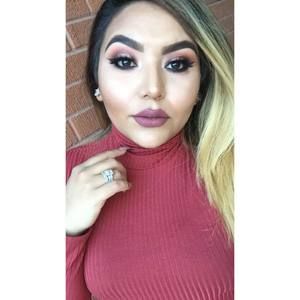 Meet your Posher, Yelenia