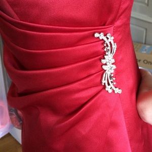 💃🏼 Strapless Red Gown 💃🏼