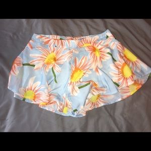Tobi Floral Shorts