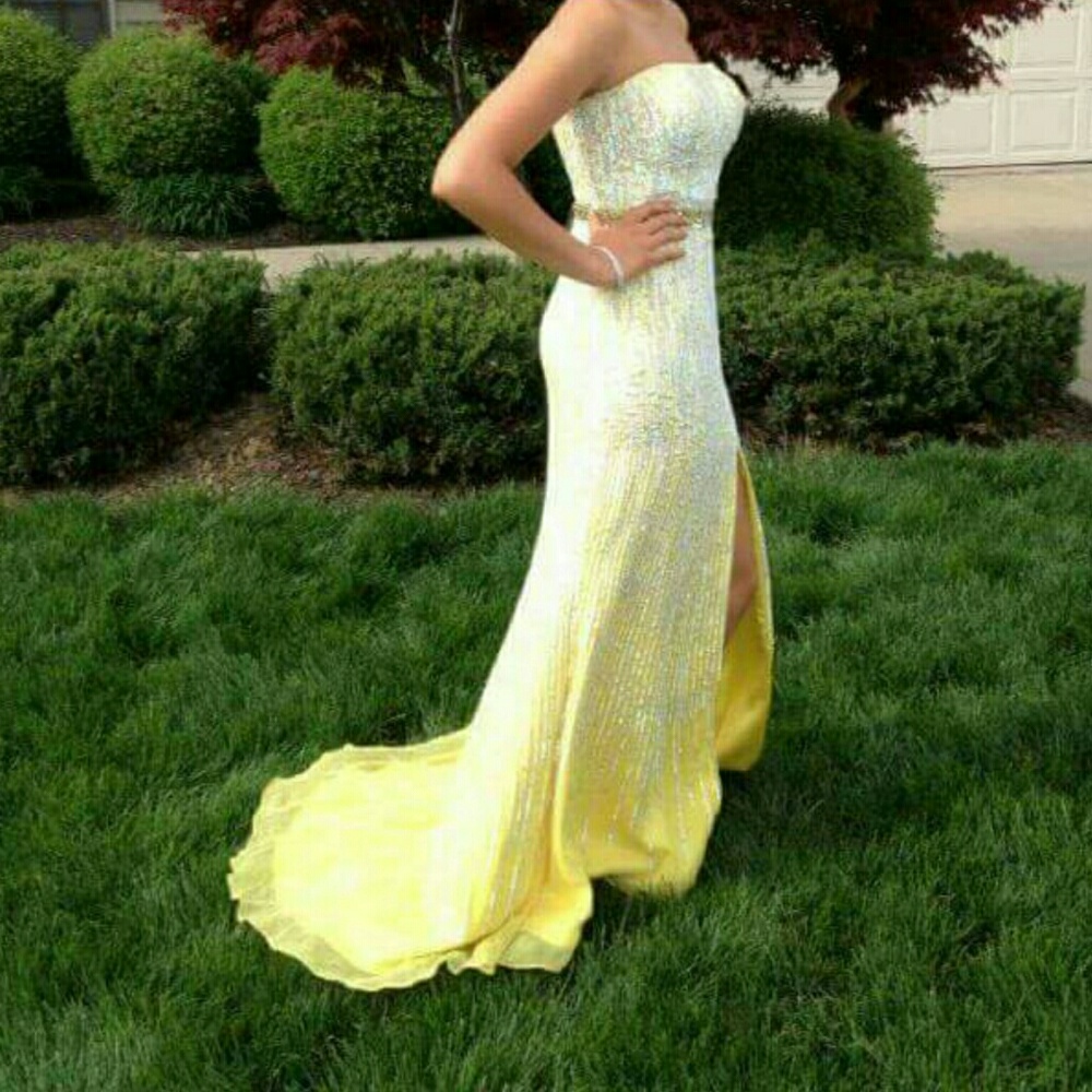Sherri Hill prom dress