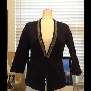 STUNNING STRUCTURED BLAZER