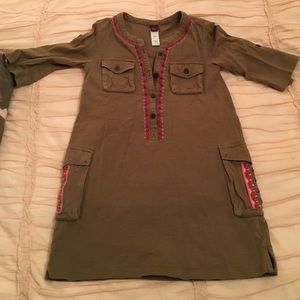 Tunique. Very stylish.