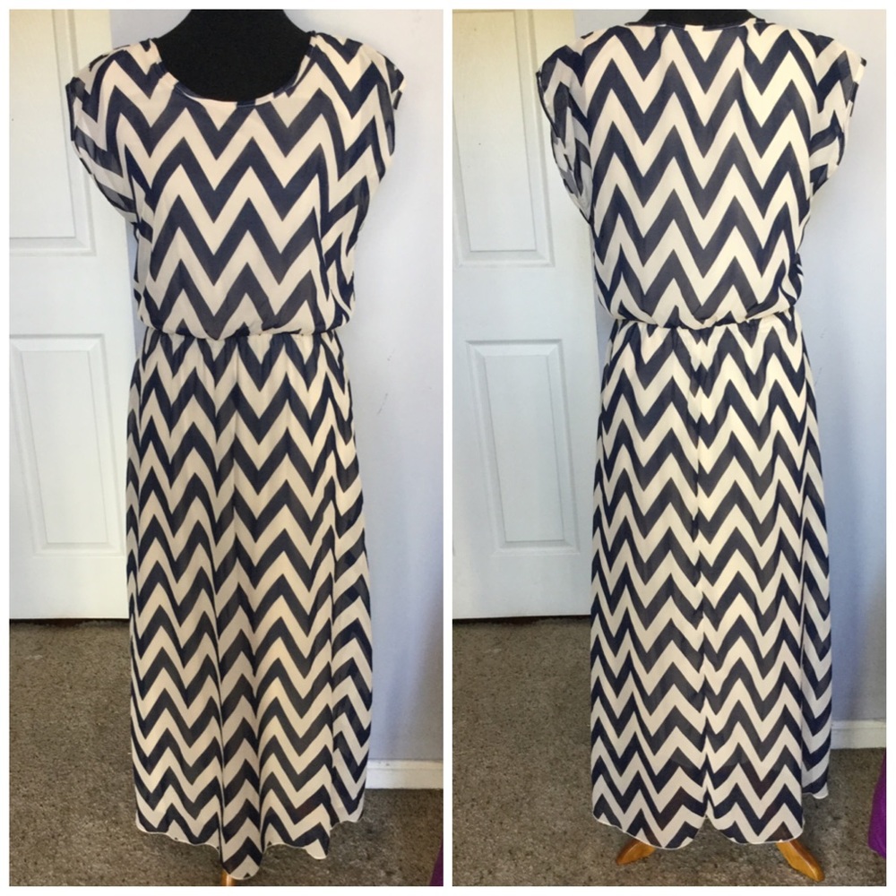Tacera Chevron Maxi Dress NWOT