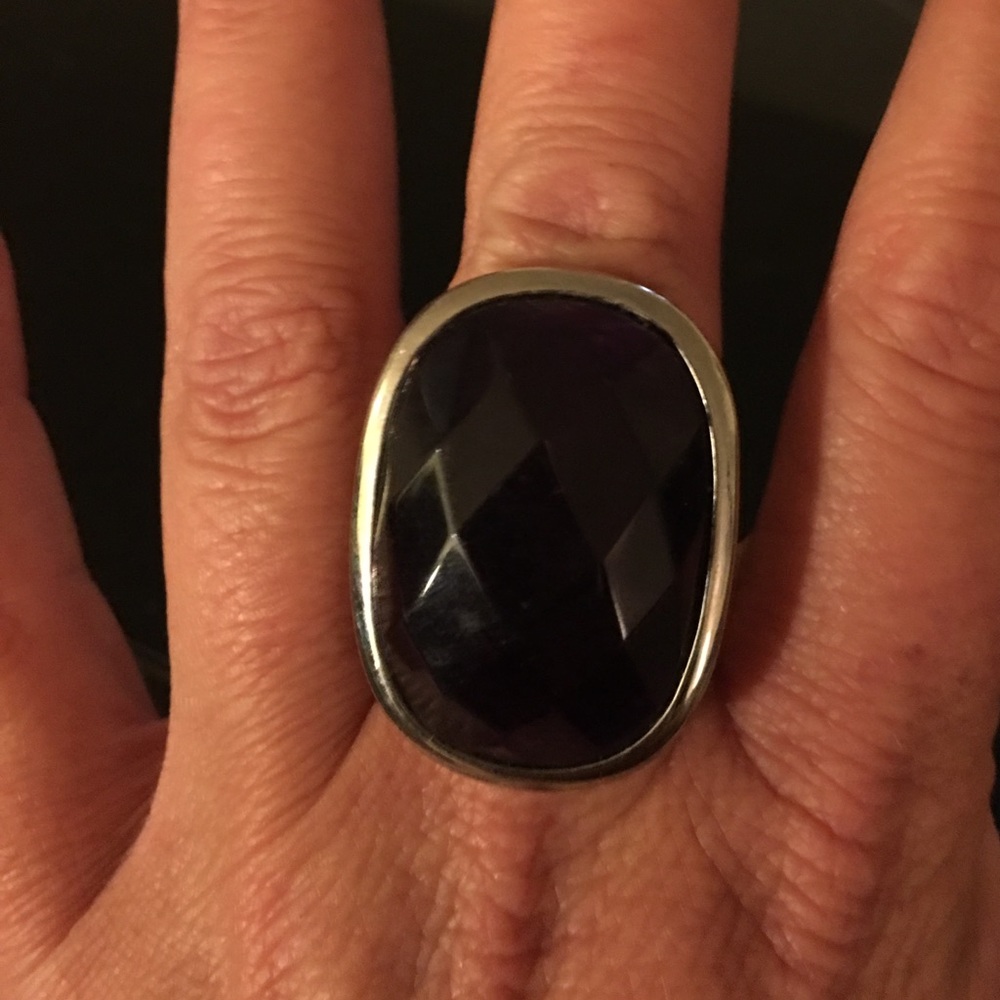 D/k ring with purple stone