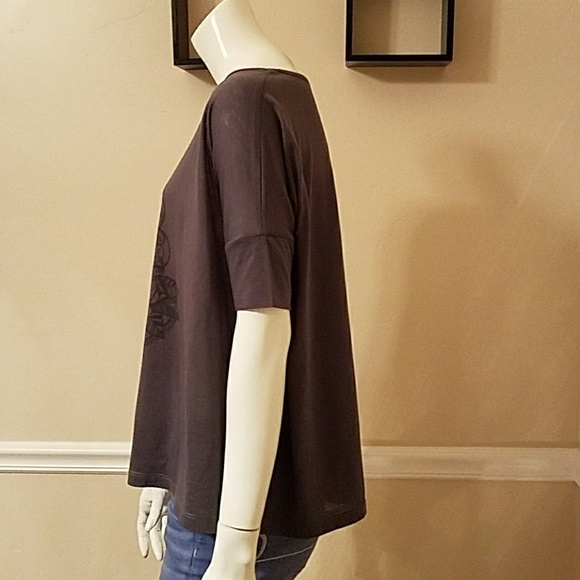 Nice spring and summer Tshirt - Picture 3 of 3