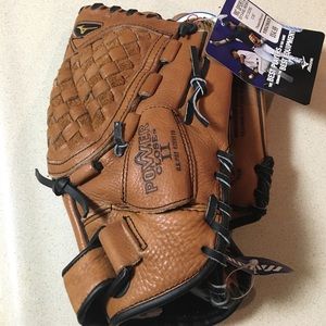 Mizuno baseball or softball glove -- 12"