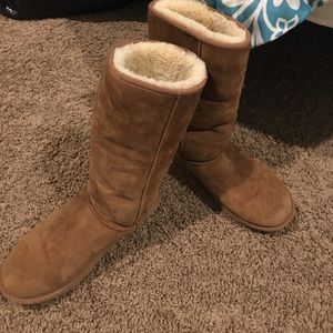 Ugg
