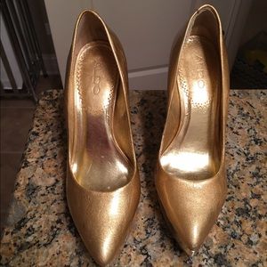 4" Gold platform heels