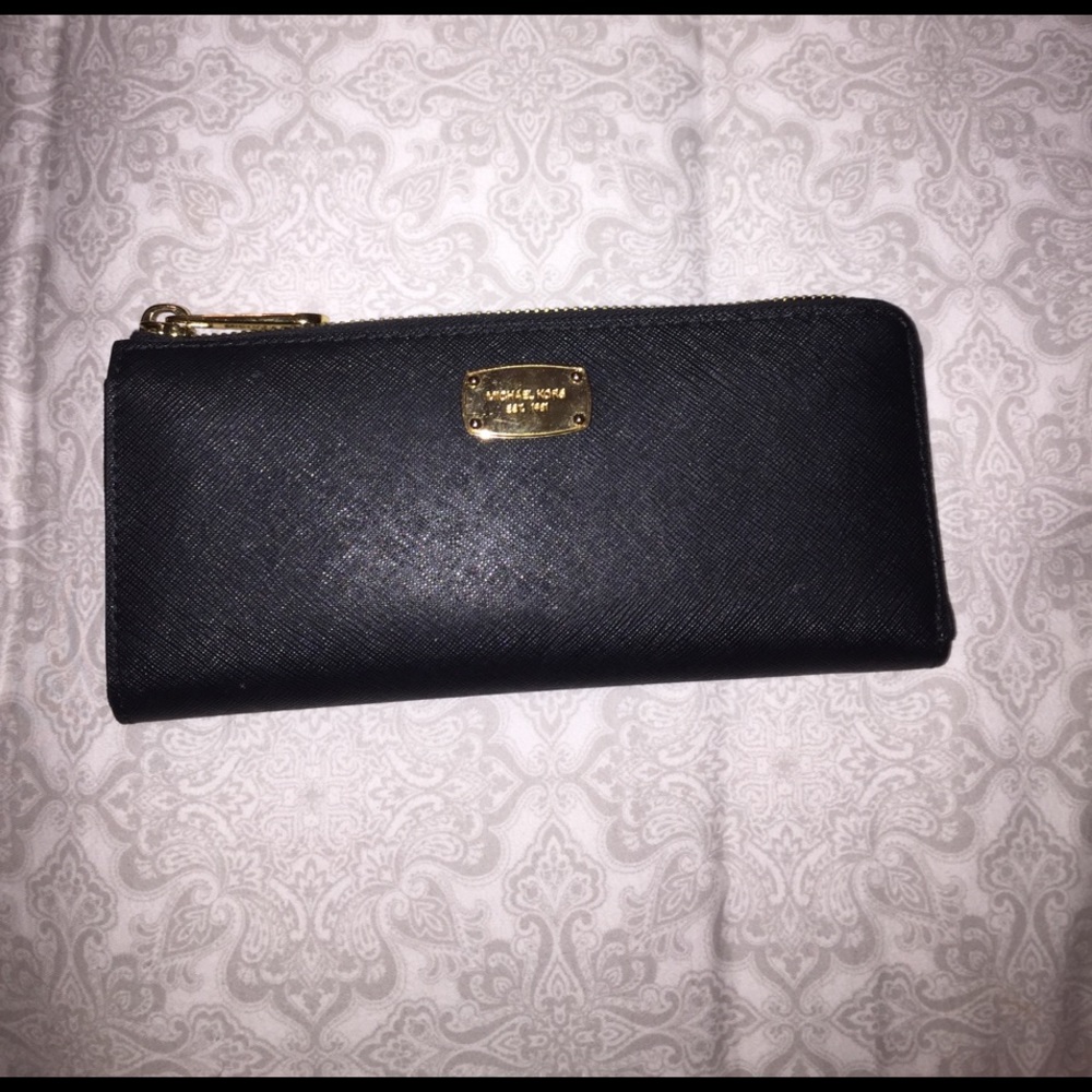 Black Michael Kors wallet