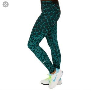 Nike Pro Engineered Giraffe legging