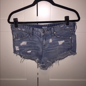 Ripped jean shorts - Urban outfitters