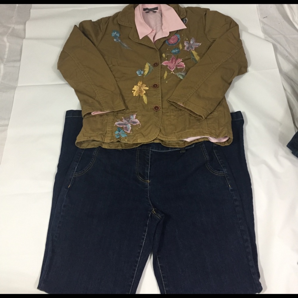 Ann Taylor curvy fit jeans size 8