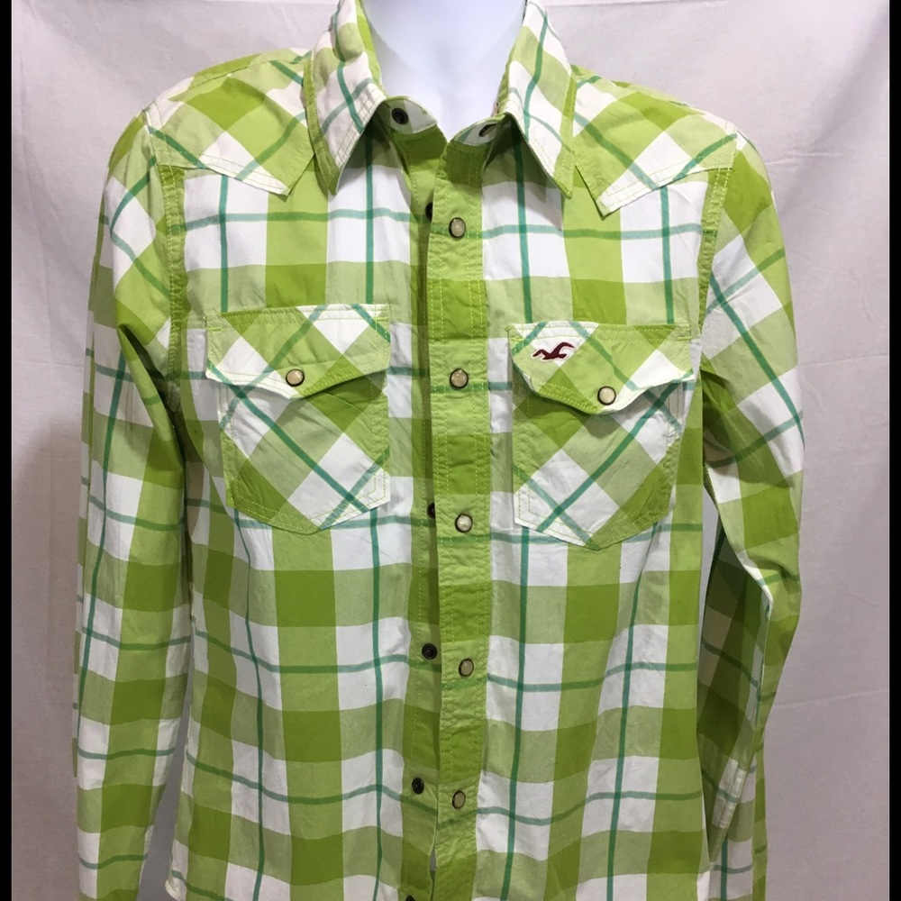 Hollister Long Sleeve Button Up - Size Medium NWT
