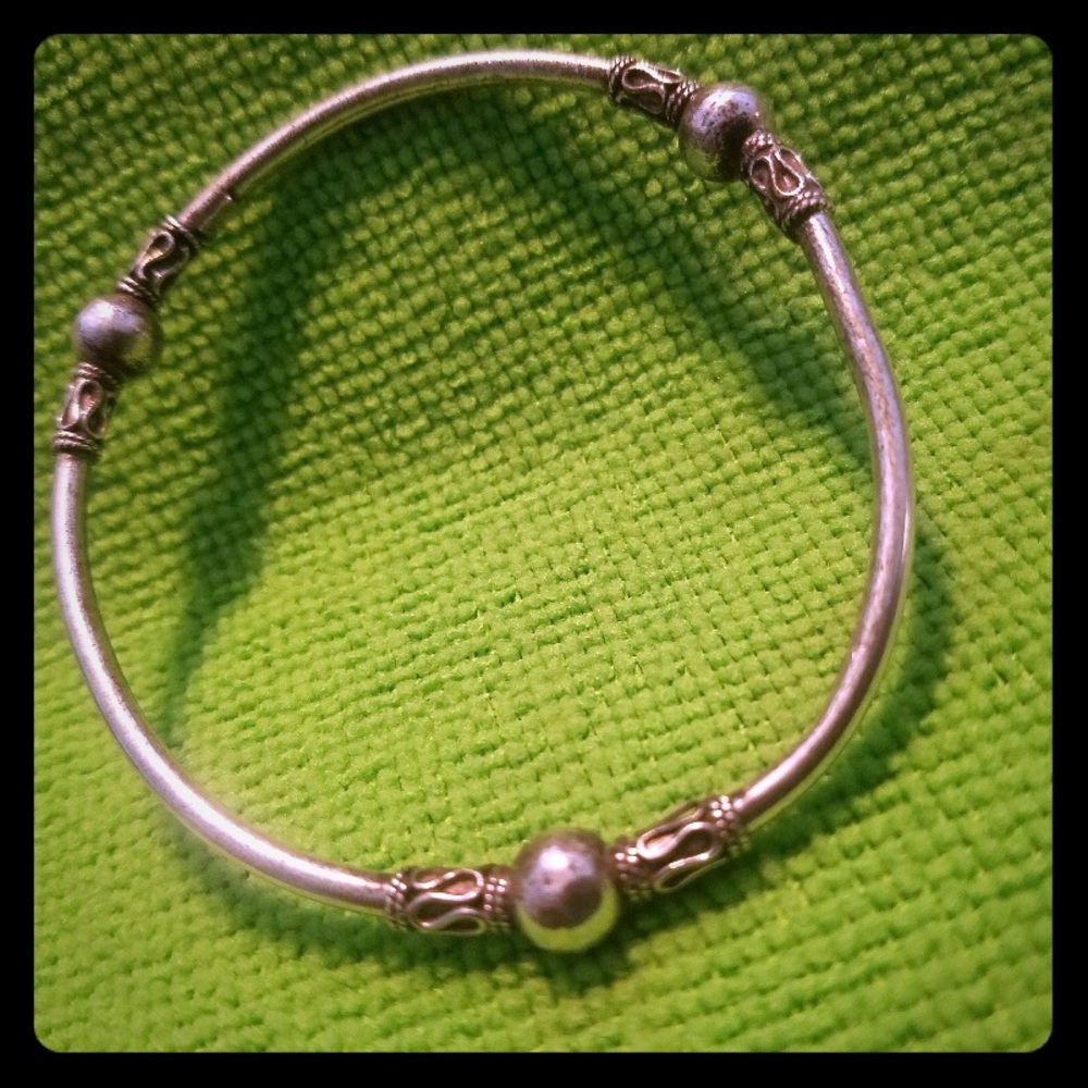 Sterling silver bangle