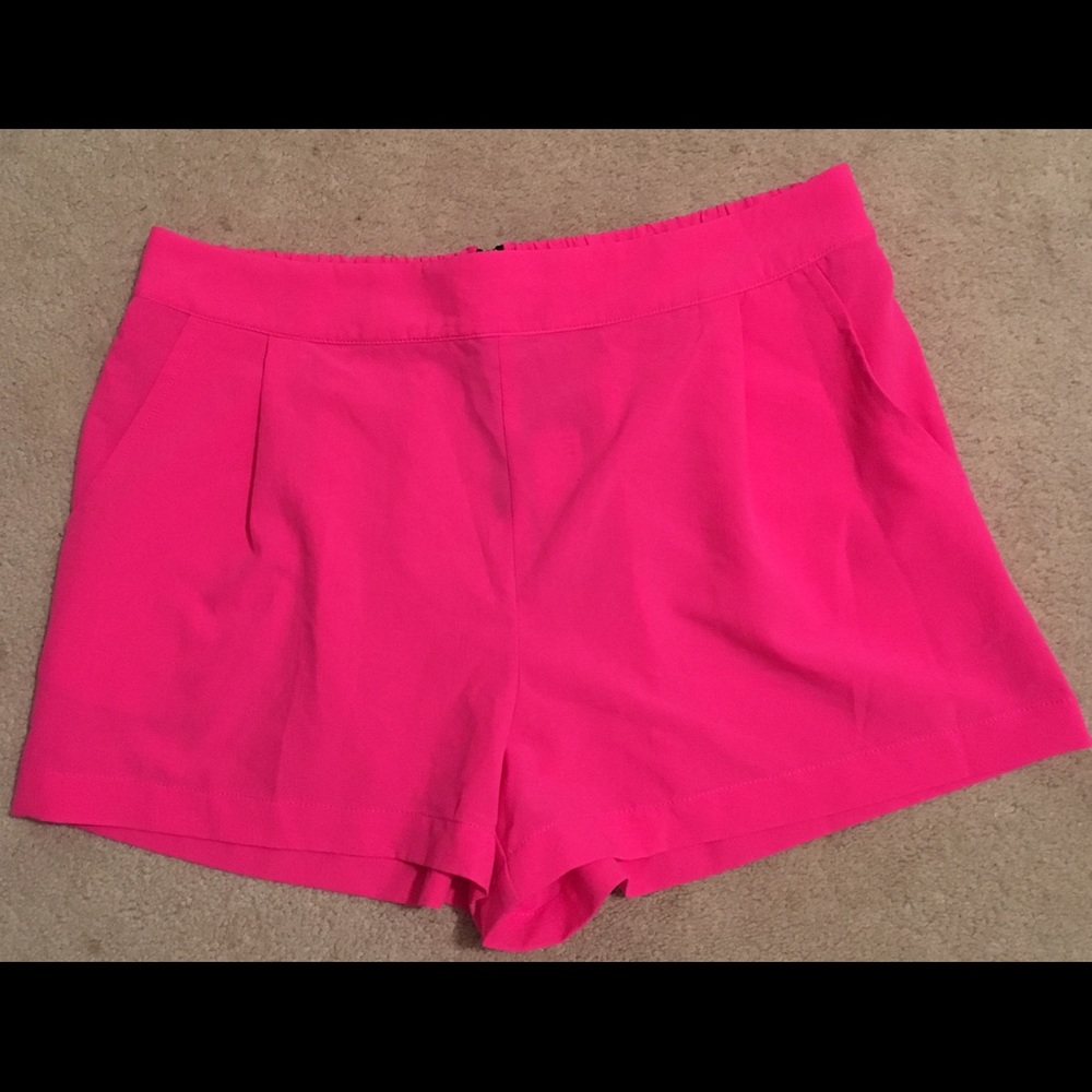 NWT Skies Are Blue Vena Shorts