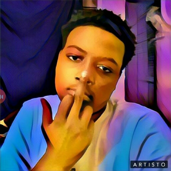 Meet your Posher, Quinton - Picture 1 of 1