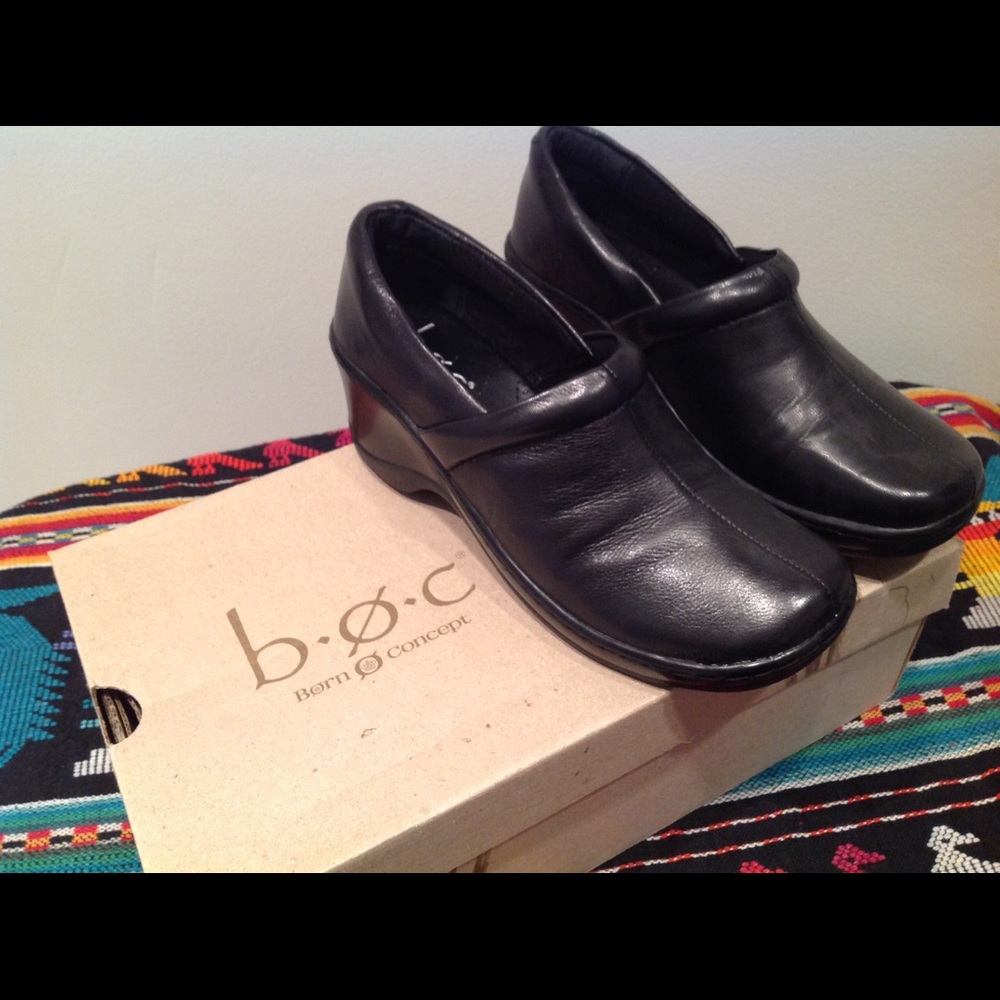 Born leather clogs. Brand new!