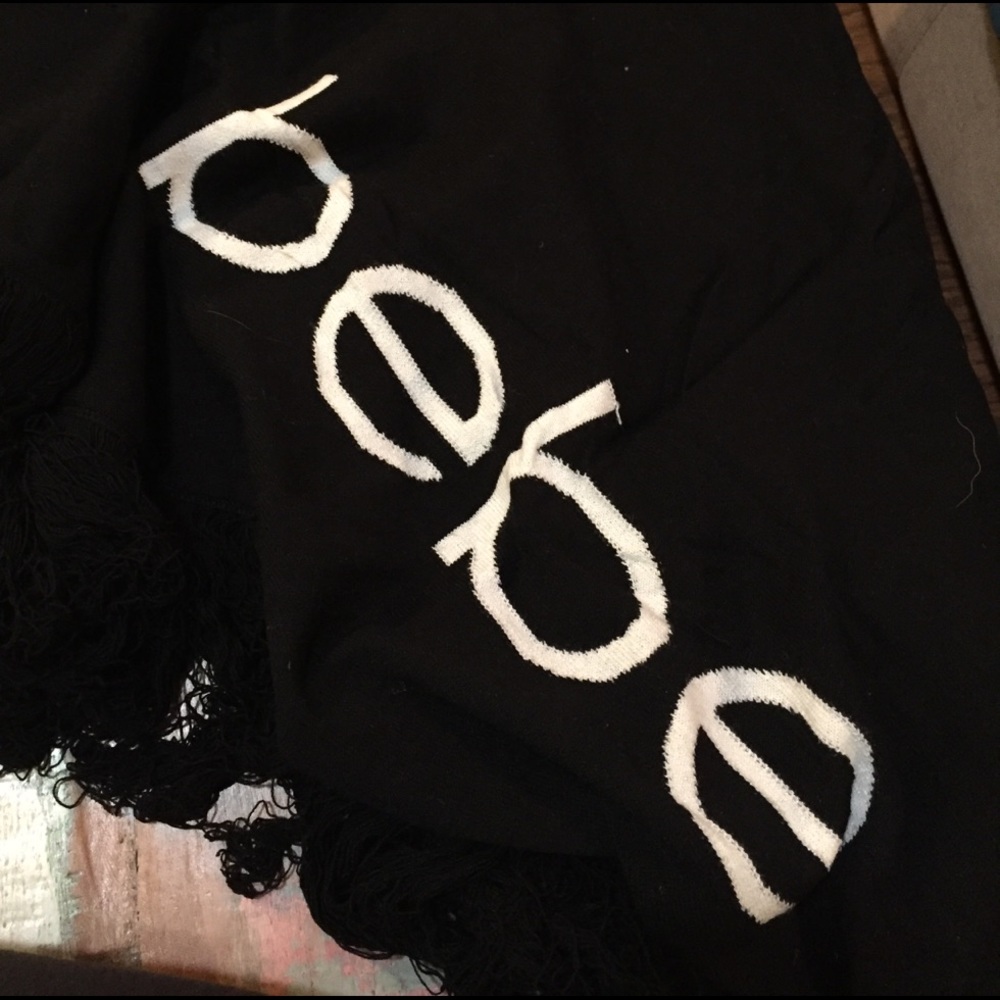 Bebe OS Black White Off the Shoulder Pancho