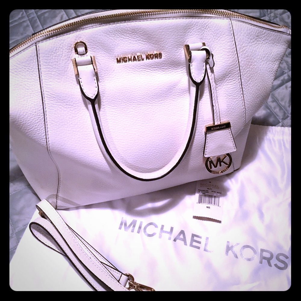 BEAUTIFUL MK Riley Satchel