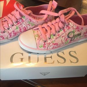 Women's guess pink tennis shoes