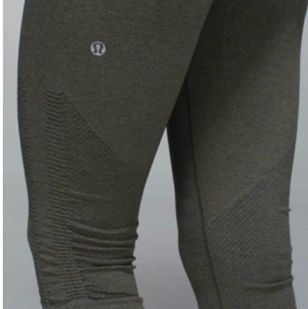 Lululemon in the flows crop grey pants