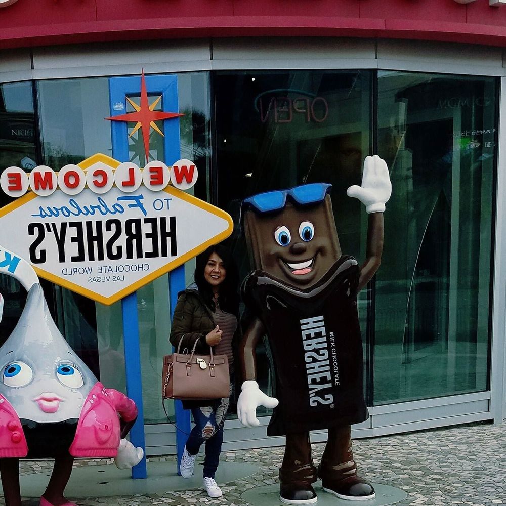 Meet your Posher, Laura lopez