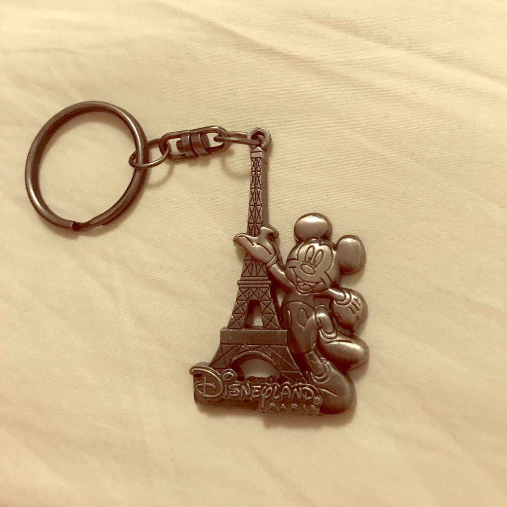 💫FLASH SALE💫 Disneyland Paris Keychain