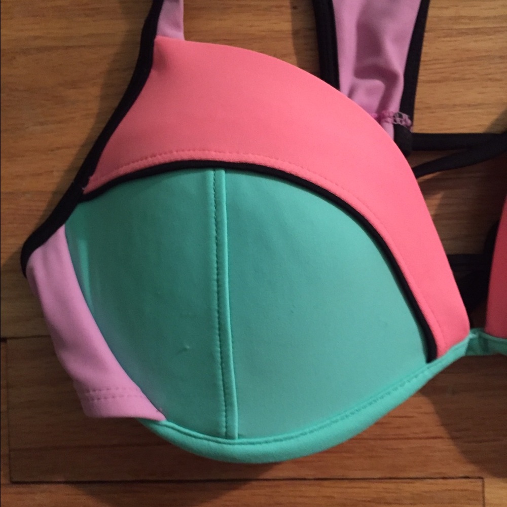 Bathing suit - Picture 2 of 3